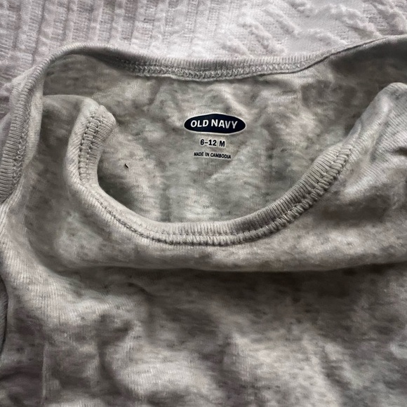 Old Navy 6-12 month‎ Onesies - Picture 4 of 5